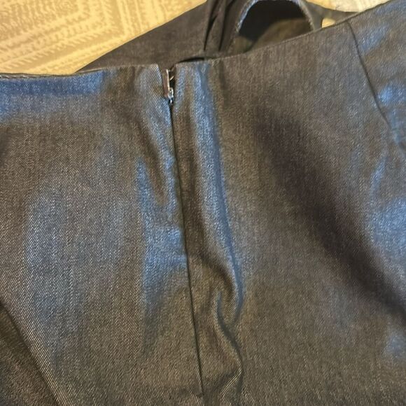 GAP Women’s Dark Wash Side Zipper Cropped Pants - Picture 5 of 8